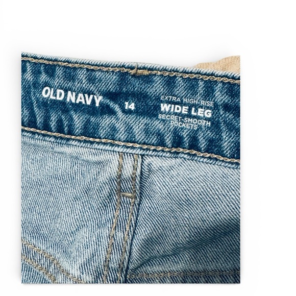 Old Navy Light Blue Extra High Waisted Cuffed Wide leg Jeans size 14 - Picture 3 of 5